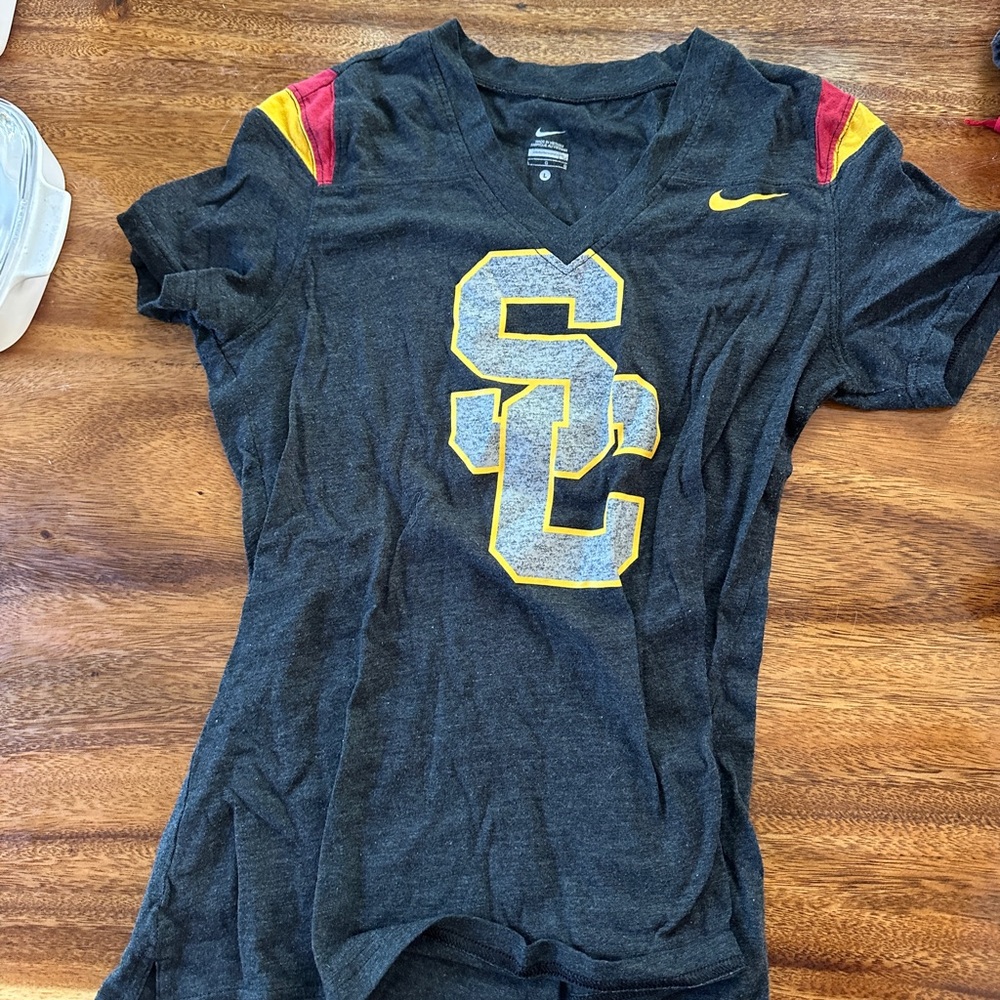 USC Trojans Nike women’s large t-shirt